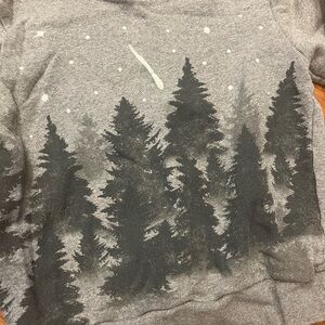 Tea Collection Boys’ Size 5 Gray Sweatshirt with Forest Design